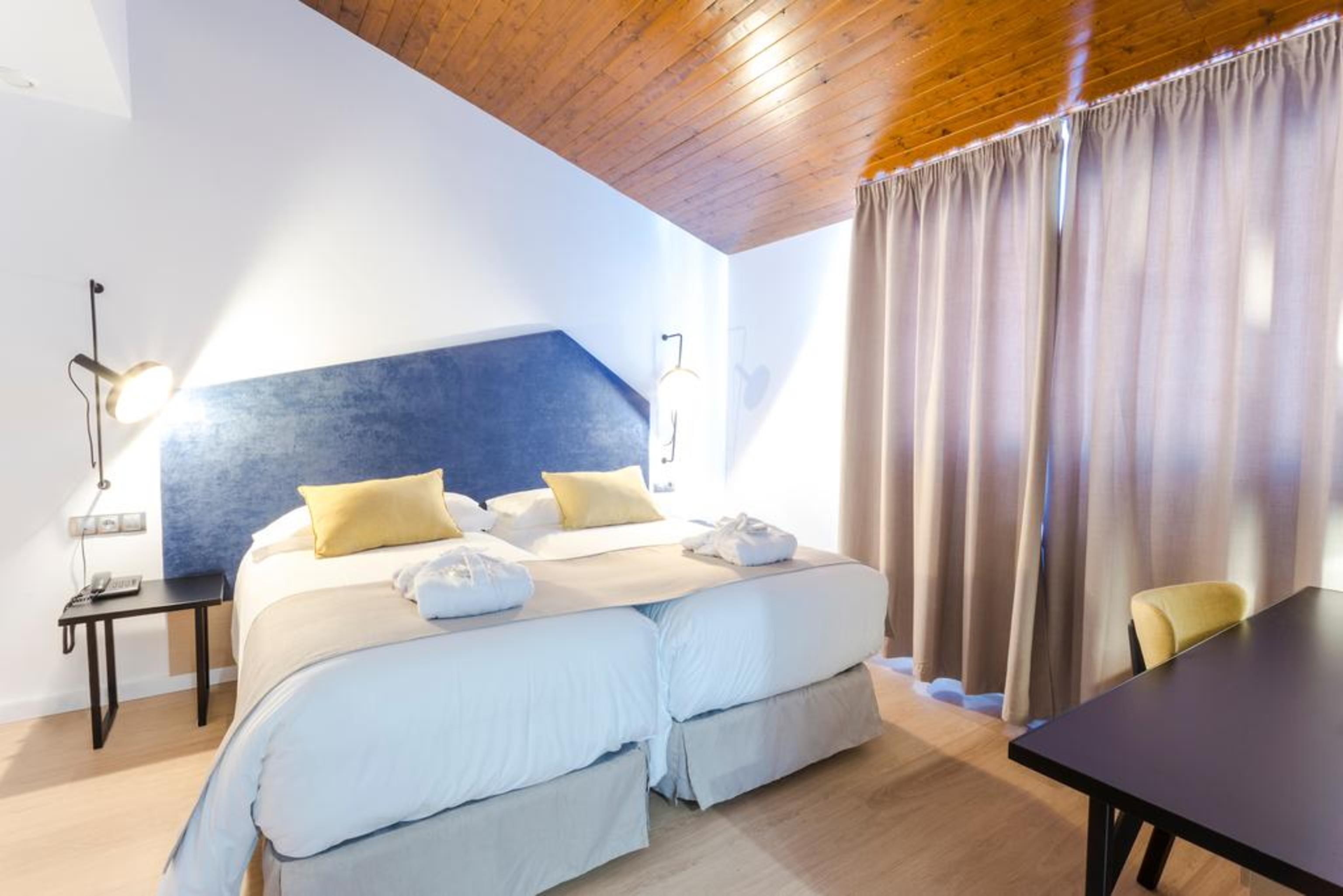 Aj Hotel And Spa Канилло Экстерьер фото